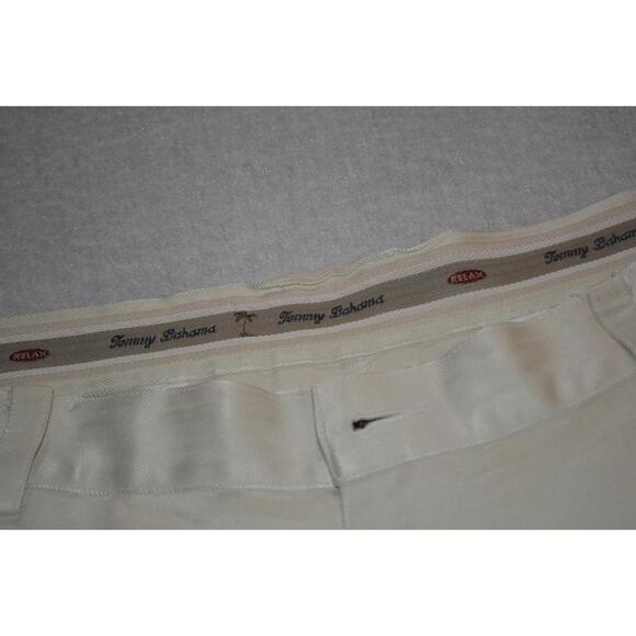 37824 Tommy Bahama Hawaiian Shorts Coconut Buttons Light Tan Silk Size 38 Mens - Picture 5 of 9